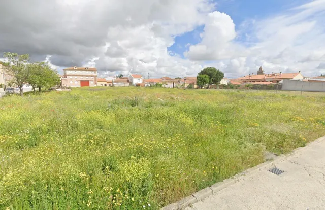 Urbis te ofrece un solar en venta en Cantalapiedra, Salamanc
