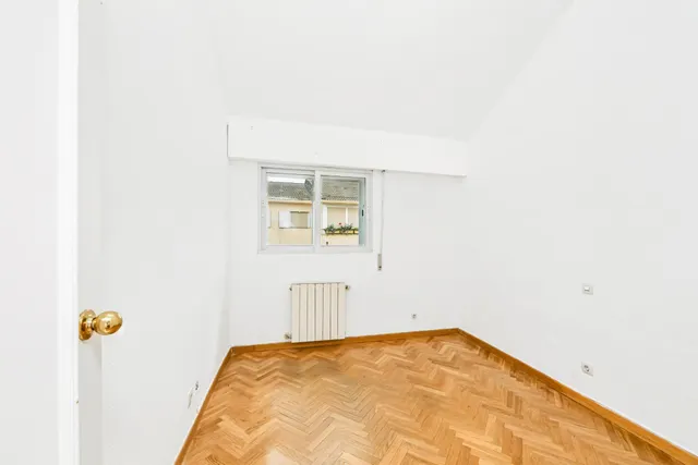 Chalet en pleno centro de Torrelodones, para disfrutar de la comodidad de tenerlo todo cerca sin renunciar al espacio de una vivienda unifamiliar. — 27