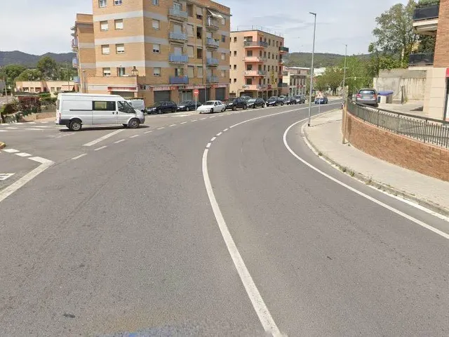 Amplio local alquilado para inversores en zona Bóbiles de Piera — 15