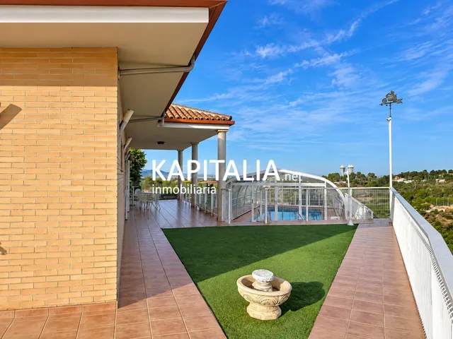 Chalet en VENTA en San Cristóbal, Alberic, con piscina privada cubierta, jardín y parcela de más de 1.000 m2 — 3