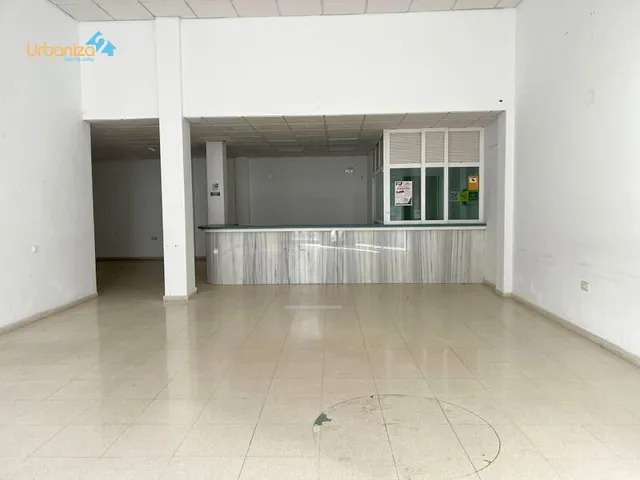 LOCAL ACONDICIONADO EN BARRIADA DE LLERA CON MUCHAS POSIBILIDADES — 11