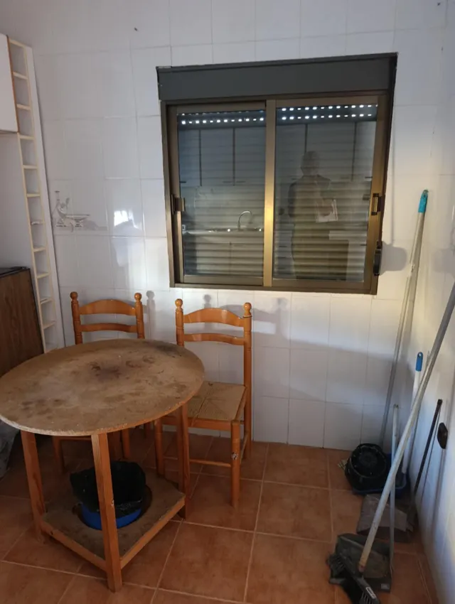 Amplia casa de pueblo de 240 m2 con terraza en Arroyo Hurtad - foto 4