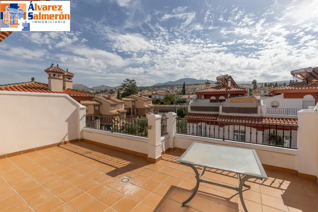 ADOSADA CON 4 DORMITORIOS, AMPLIAS TERRAZAS Y VISTAS A GRANADA Y SIERRA NEVADA — 40