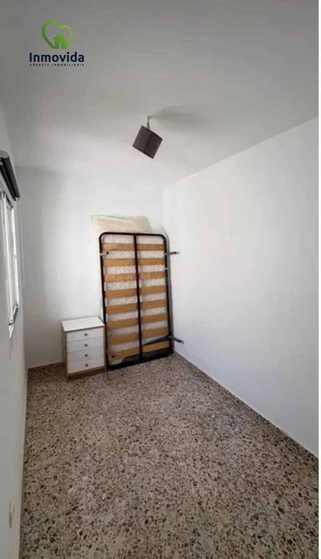 Atractivo Piso Reformado en Ollerías, Córdoba - Solo €128,000 — 3