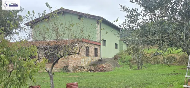PROPIEDAD CON GRAN PARCELA URBANA, VARIAS construcciones Y FINCA RÚSTICA ANEXA — 35