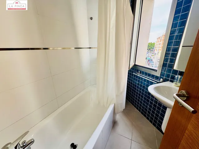 VIVIENDA 2 DORMITORIOS GARAJE Y TRASTERO CERCA DEL CENTRO — 28