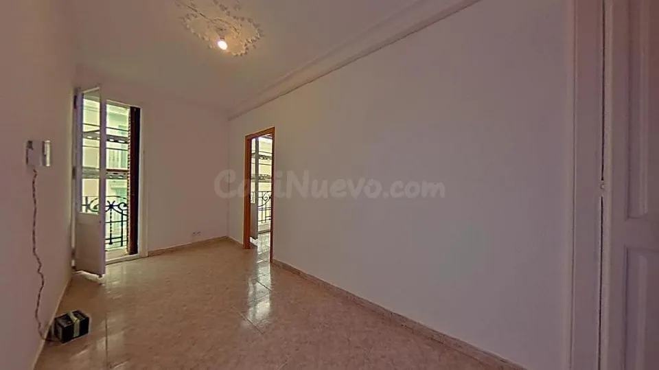 PISO EN VENTA EN POBLESEC