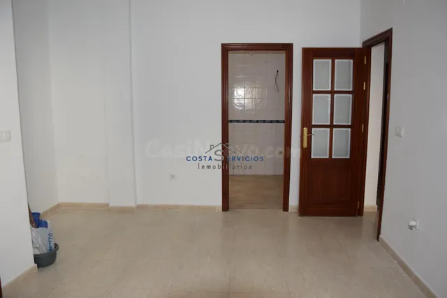 Piso planta baja con patio - foto 2