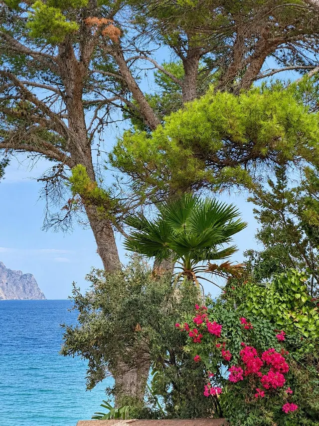 El privilegio de vivir frente al Mediterraneo. — 16