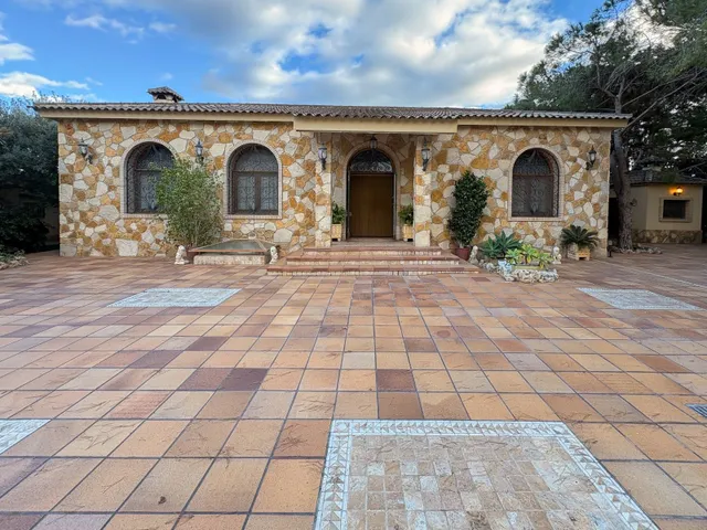 Casa 7 habitaciones 946m² en venta - Maitino-Perleta — 50