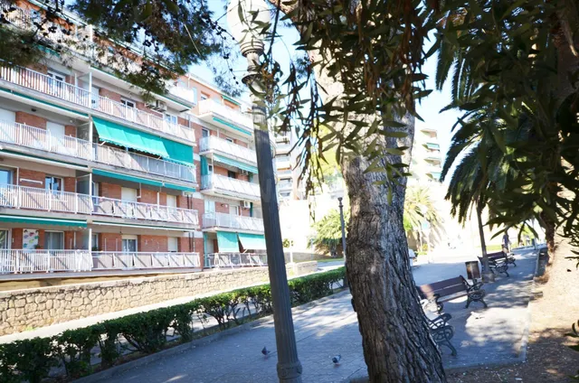 Piso reformado con terraza y vistas al mar junto a la estación de tren de Tarragona — 5