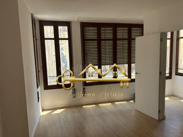 ¡PISO REFORMADO EN PLENO CENTRO! - foto 4