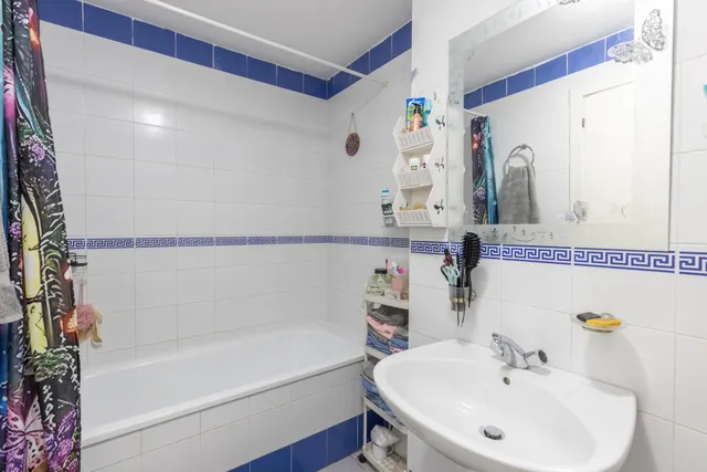 Amplia vivienda VPO con terraza, garaje y excelente ubicación junto a Avenida Juan Pablo II — 27