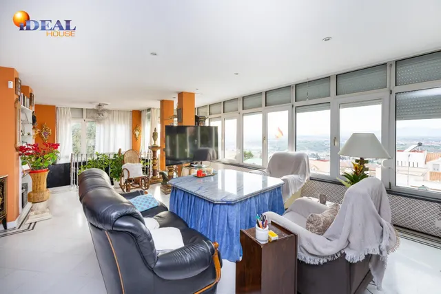 Magnifico chalet independiente en Colinas Bermejas. — 45