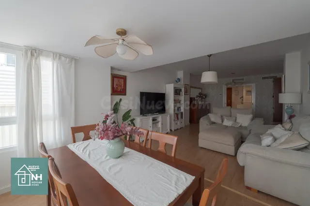 Piso de 154 m2 reformado, 4 dormitorios, luminoso y con trasteros en avenida de Andalucía — 2
