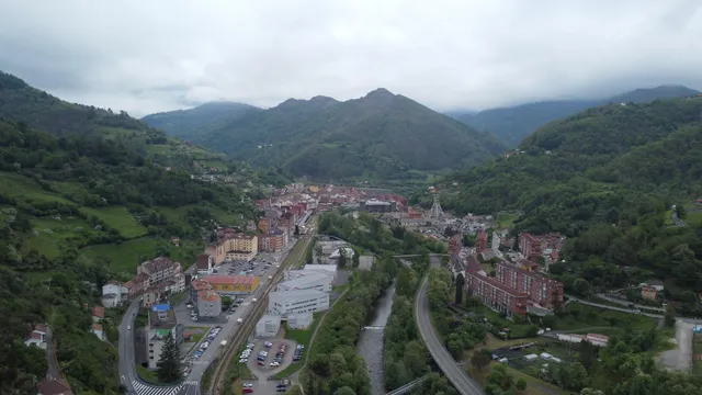 Piso con vistas a la montaña, al mejor precio en buen estado en Aller — 21