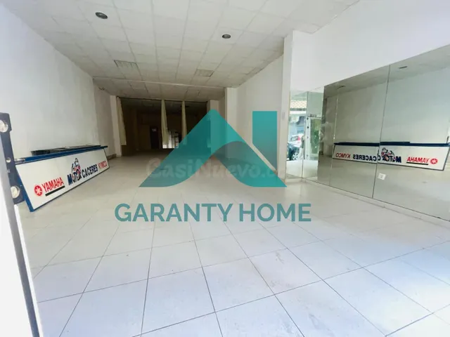 🏢 SE ALQUILA LOCAL COMERCIAL EN ZONA CENTRO – AMPLIO Y LUMIN - foto 4