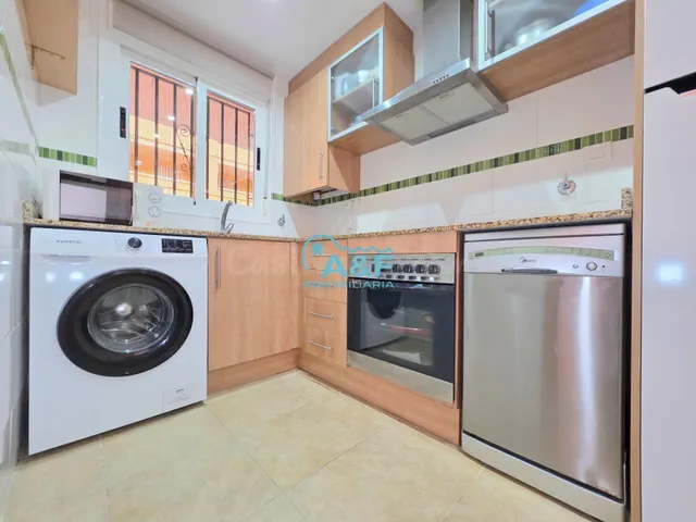 SE VENDE HERMOSO APARTAMENTO ZONA MAGIC WORLD - foto 2