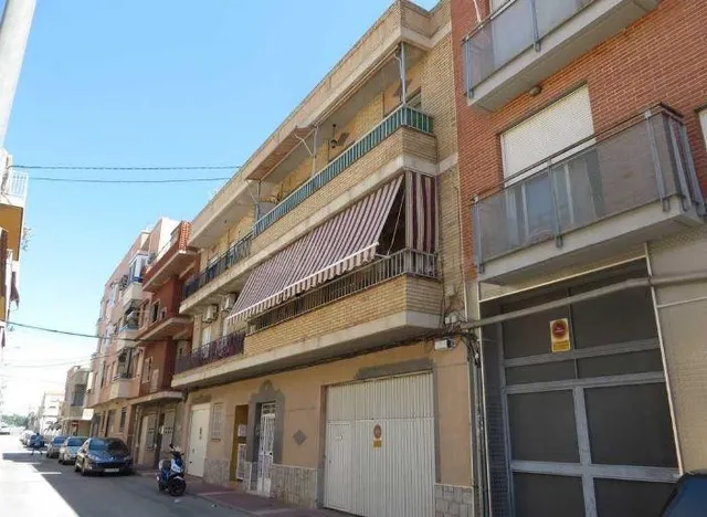 SE VENDE piso OKUPA en C Jose Doval 32 de Alcantarilla - foto 3
