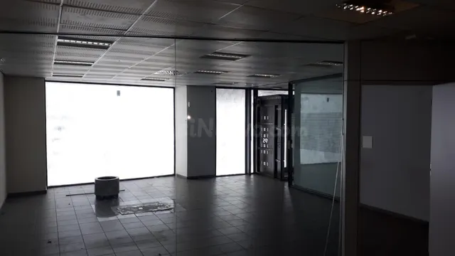 LOCAL COMERCIAL EN PONTEVEDRA - foto 2