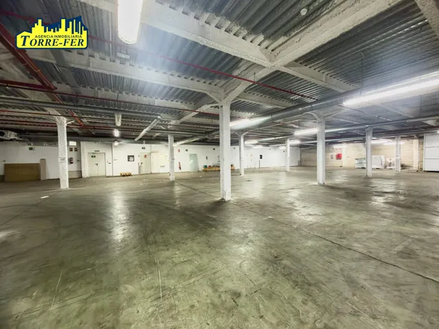 ¡Espacio diáfano en alquiler dentro de nave comercial! - foto 2