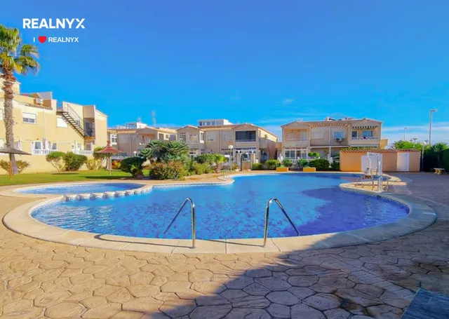 Playa Flamenca! Espectacular bungalow con amplia terraza y e - foto 2