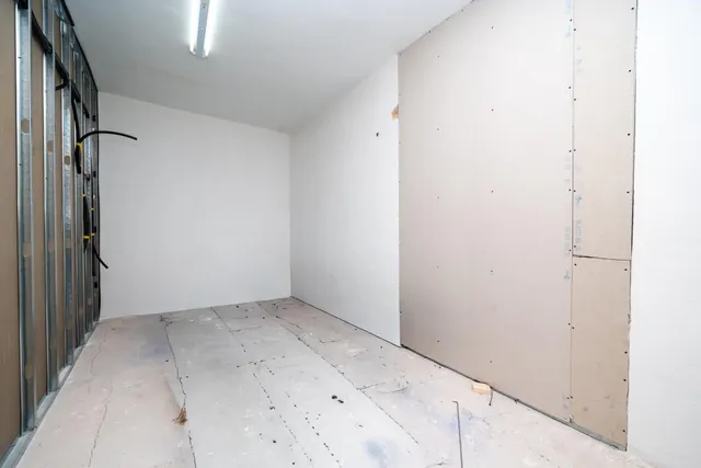 LOCAL DE 284 m2 EN ZONA CASTILLO DE BELLVER — 9