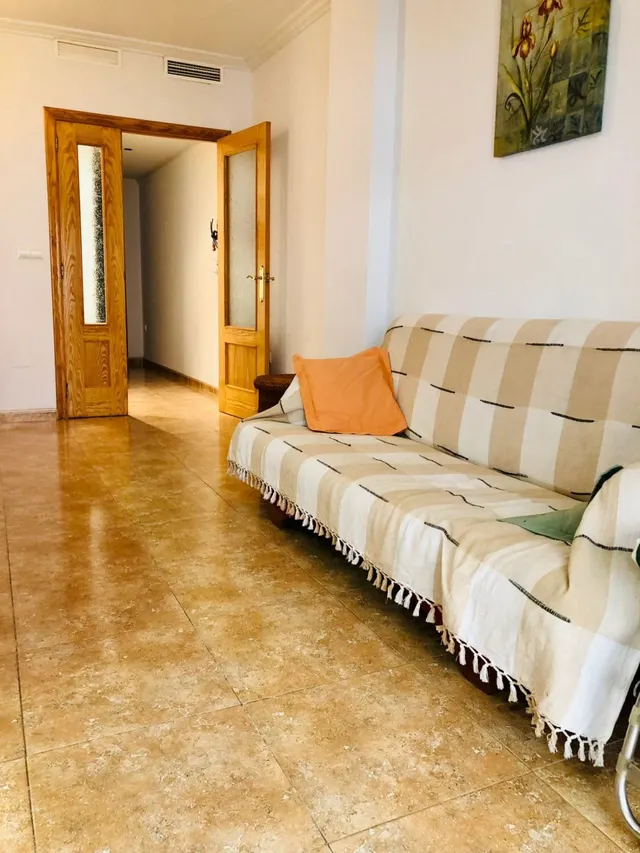 Alquiler de larga estancia en primera línea lateral de playa — 12