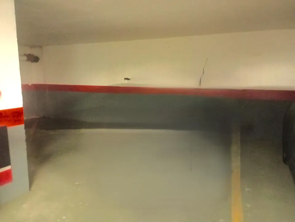 ++ Garaje en  zona El chorrico,  para coche y moto ++40 m. de superficie.