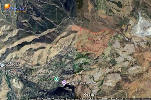 En Venta Maravilloso Paraje Natural, a medio camino entre Granada y Sierra Nevada, a veinte minutos en coche, desde cada una de ellas. — 24