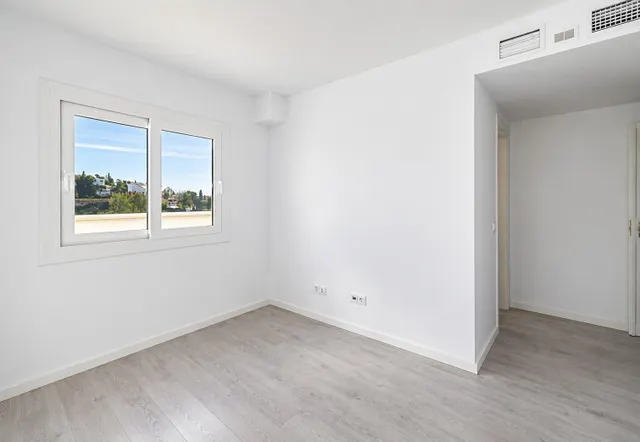 Espectacular piso con vistas al mar en torreblanca, Fuengirola – urbanización con piscinas, spa y gimnasio — 16