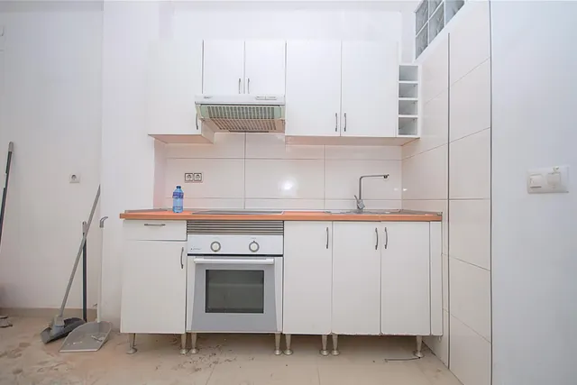 Bajo en esquina para convertir en vivienda o negocio en Alaquàs. con informe de arquitecto — 12