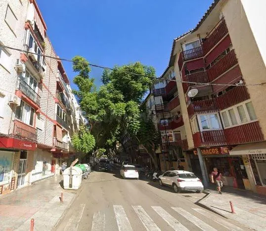 SE VENDE piso OKUPADO en C Mijas de Fuengirola - foto 2