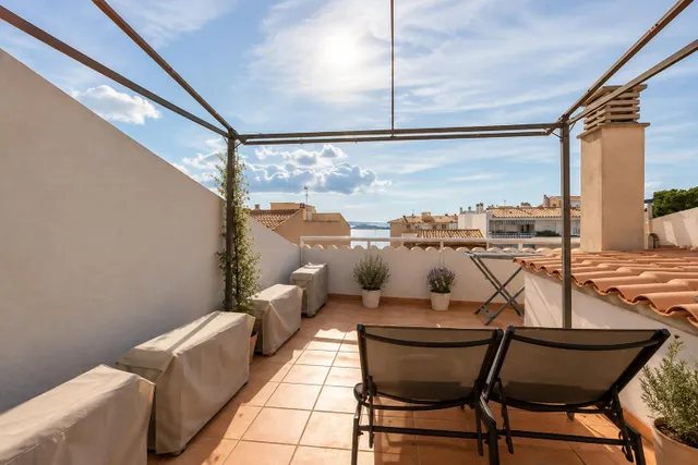 Ático dúplex de 80 m2 con terraza privada y vistas al mar en la Colònia de Sant Jordi — 21