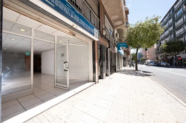 Local comercial, zona Centro - foto 2