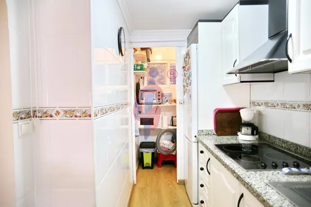 Piso impecable en Las Viñas con piscina comunitaria, terraza acristalada y muy cerca del mar — 24