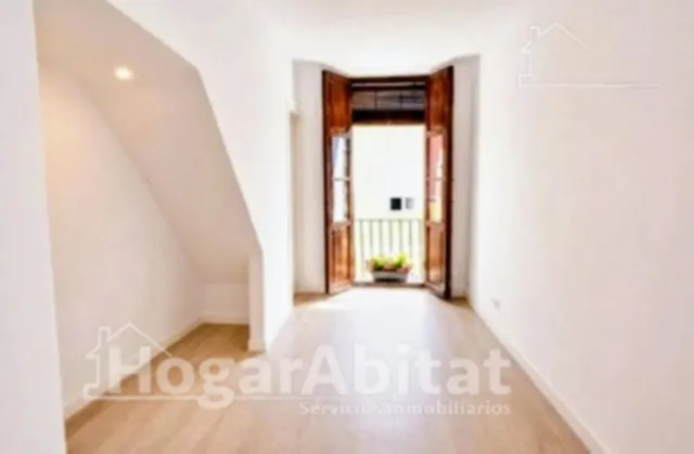 REFORMADA Y ACOGEDORA CON BUHARDILLA Y TERRAZA — 19