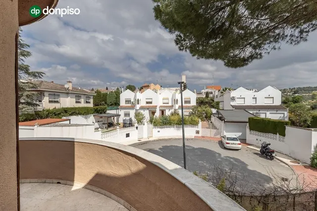 Espectacular casa independiente con piscina y grandes vistas en Monteluz (Peligros) — 33