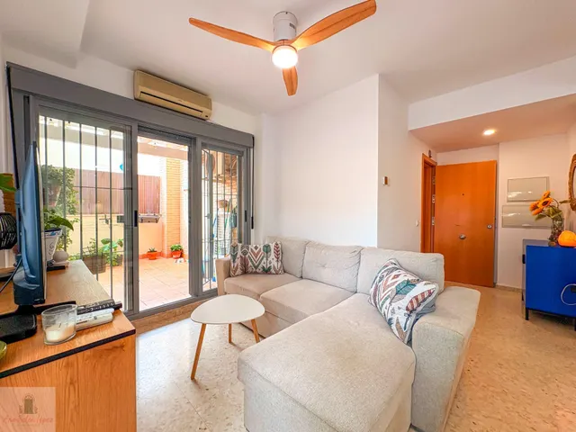 Apartamento de 2 dormitorios con patio, garaje y trastero en Ronda Sur — 10