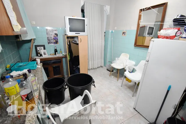 ¡OPORTUNIDAD DE INVERSIÓN! CASA CON BALCÓN Y PATIO EN EL CENTRO — 12