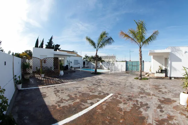 Coqueto apartamento con piscina compartida — 13