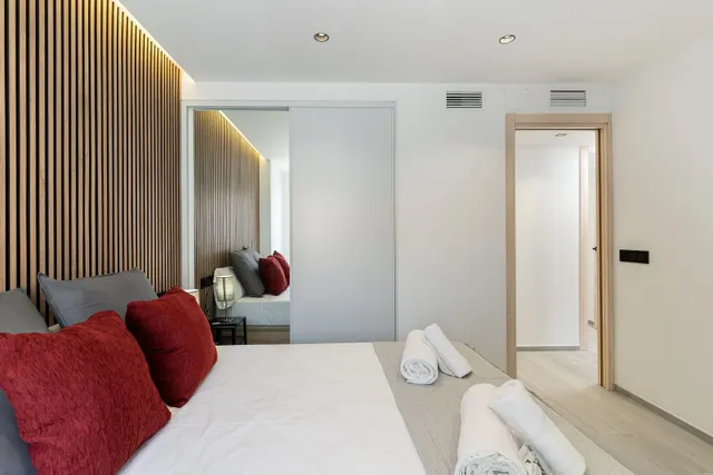 Exclusivo Piso Totalmente Reformado con Terraza en el Centro de Estepona — 26