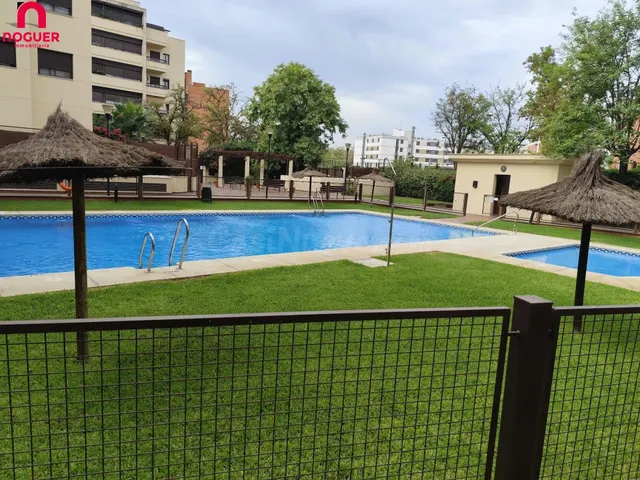URBANIZACION CON PISCINA , GARAJE , EXTERIOR
