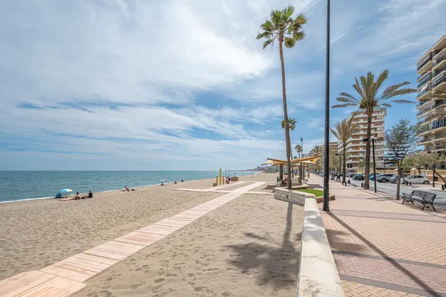 Vivienda con terraza y vistas al mar en Avenida de las Gaviotas, Fuengirola — 44