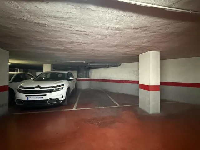 ¡Oportunidad única! Pack de 2 plazas contiguas (Coche + Moto - foto 5