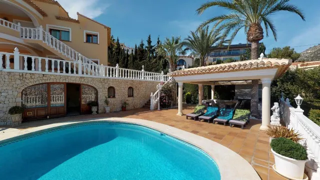 Increíble Villa de Lujo en Maryvilla — 2