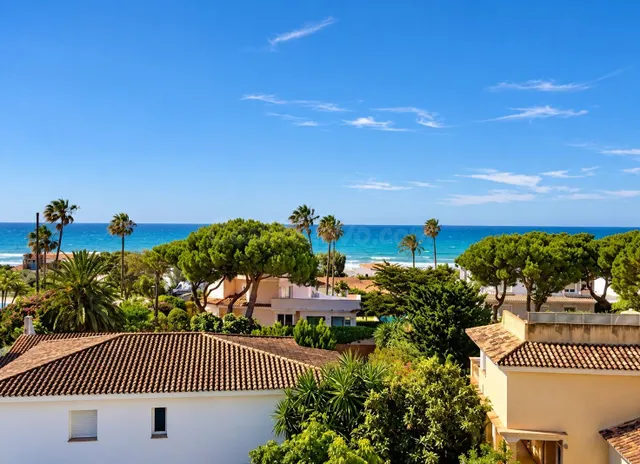 Exclusivo ático de lujo en Elviria con espectaculares vistas al mar — 4