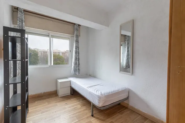 PISO DE 4 DORMITORIOS EN CAMINO DE RONDA — 27
