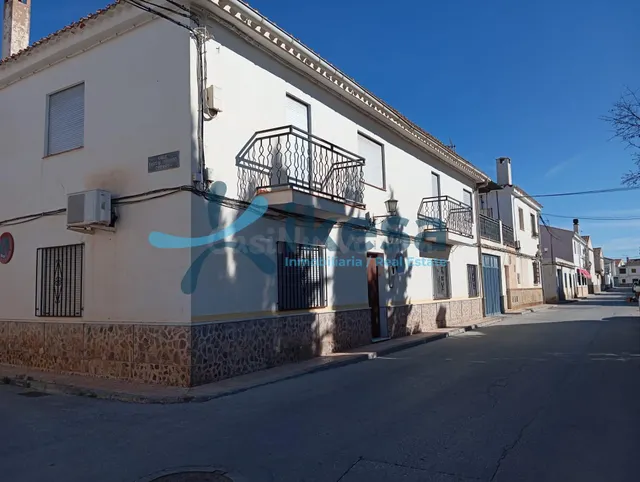 Espacioso Adosado en Huescar sin Posesión — 3