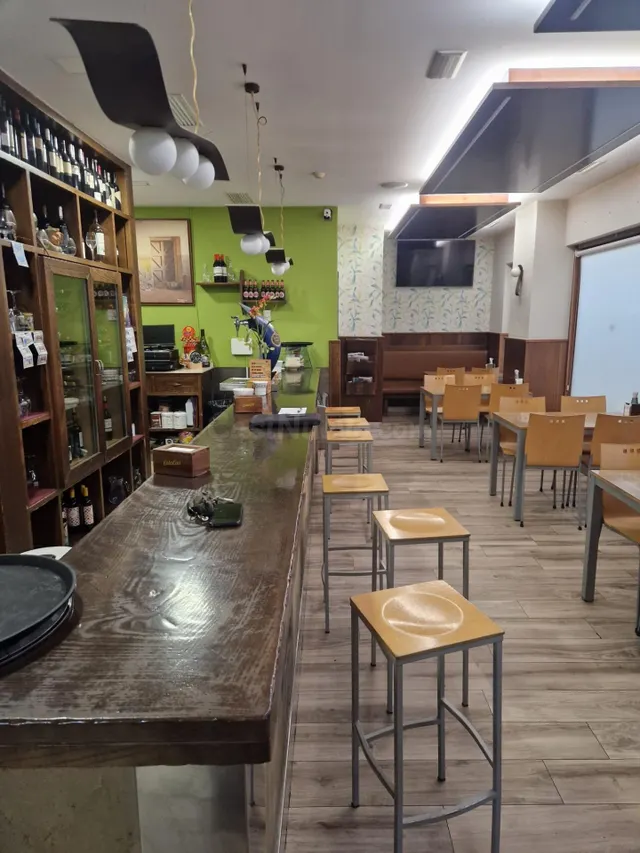 LOCAL - CAFETERIA EN VENTA